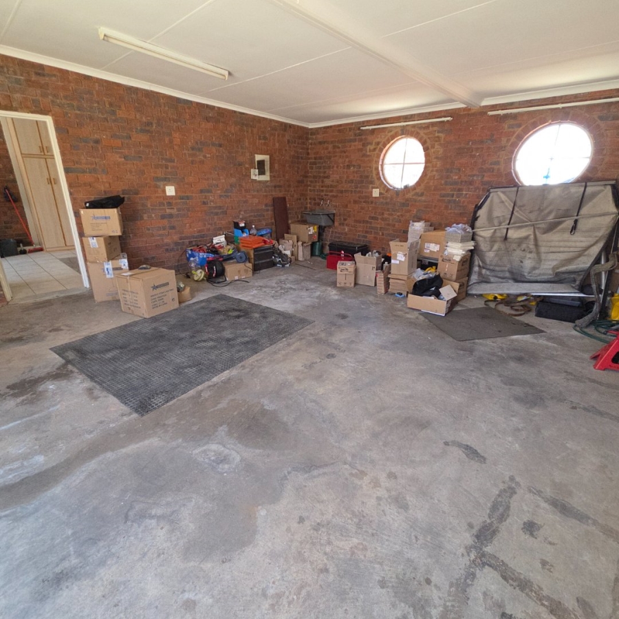 2 Bedroom Property for Sale in Kiepersol Free State